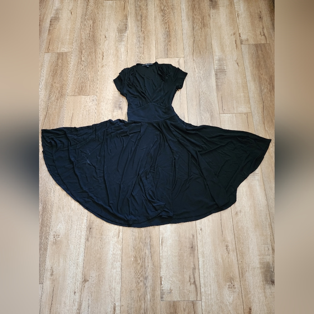 Gucci Short sleeve Low V-Neck Black Full skirt Tie Wrap Cocktail Dress Sz XS
